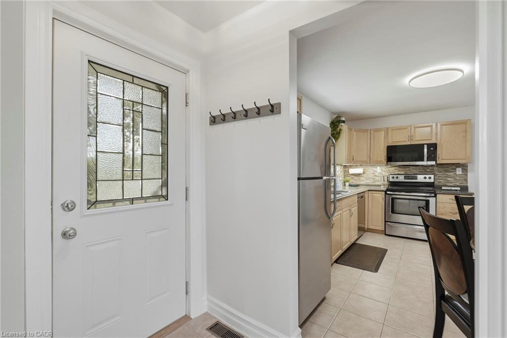 28 Kelson Avenue S Property Photo 4