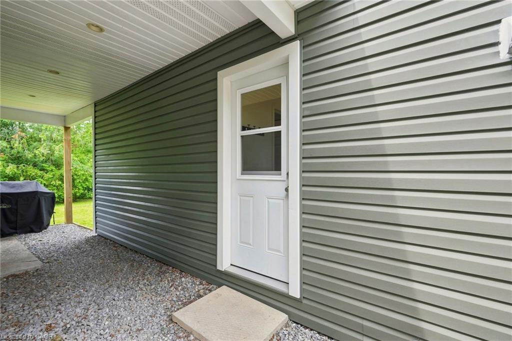 28 Kelson Avenue S Property Photo 22