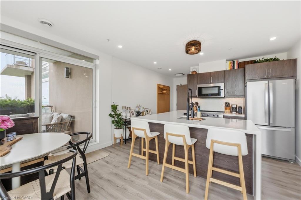 403-455 Charlton Avenue E Property Photo 6