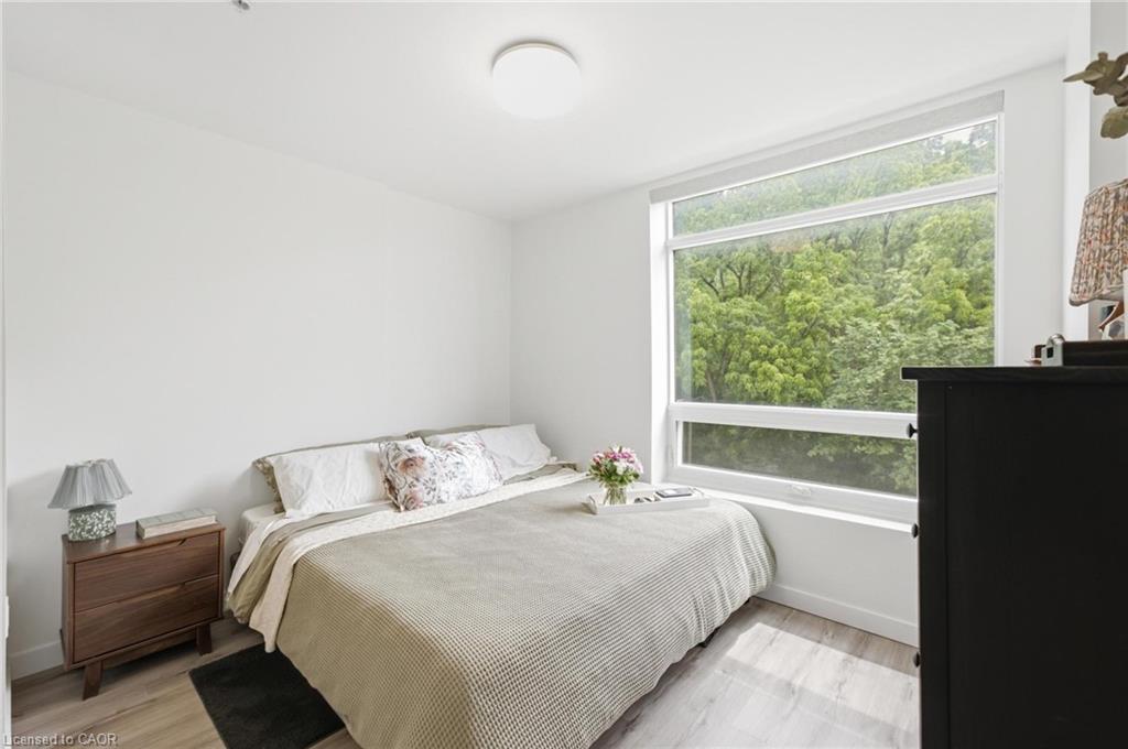 403-455 Charlton Avenue E Property Photo 11