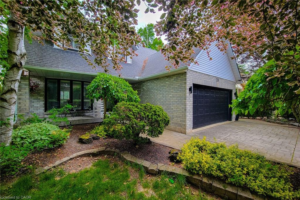 29 Woodside Square Property Photo 3