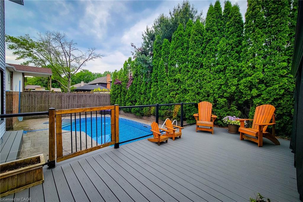 29 Woodside Square Property Photo 7
