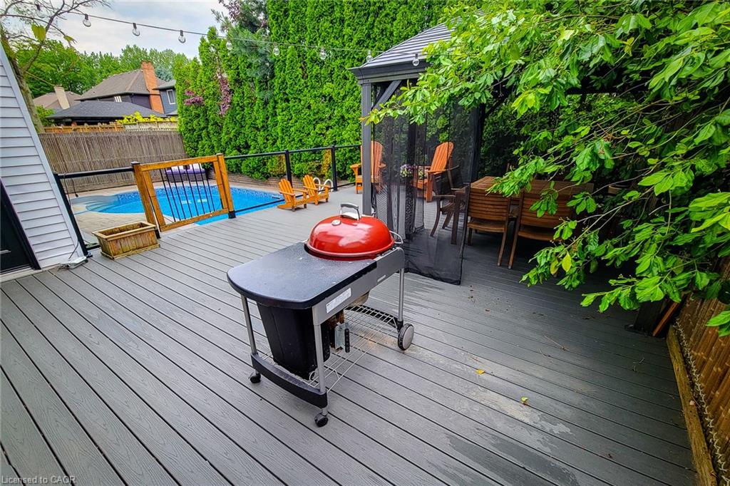 29 Woodside Square Property Photo 9