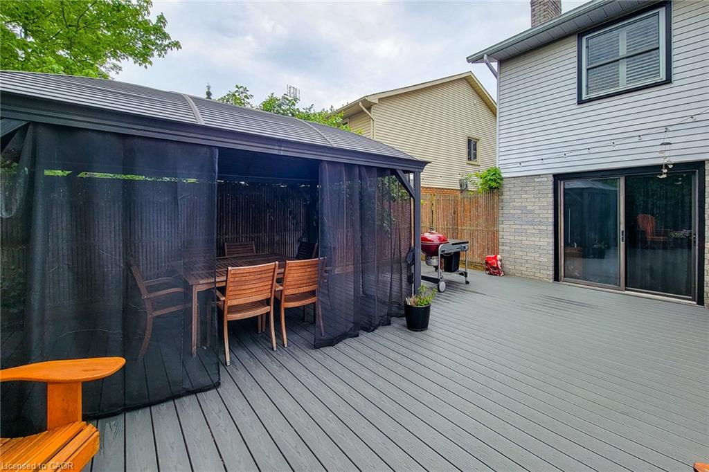 29 Woodside Square Property Photo 10