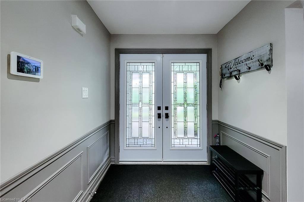 29 Woodside Square Property Photo 11