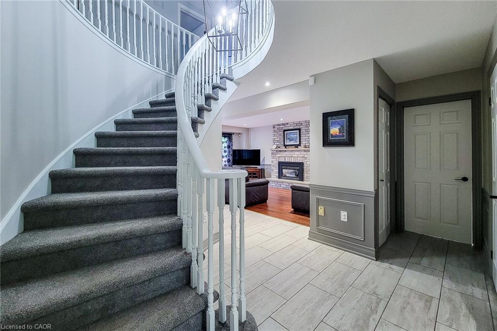 29 Woodside Square Property Photo 12