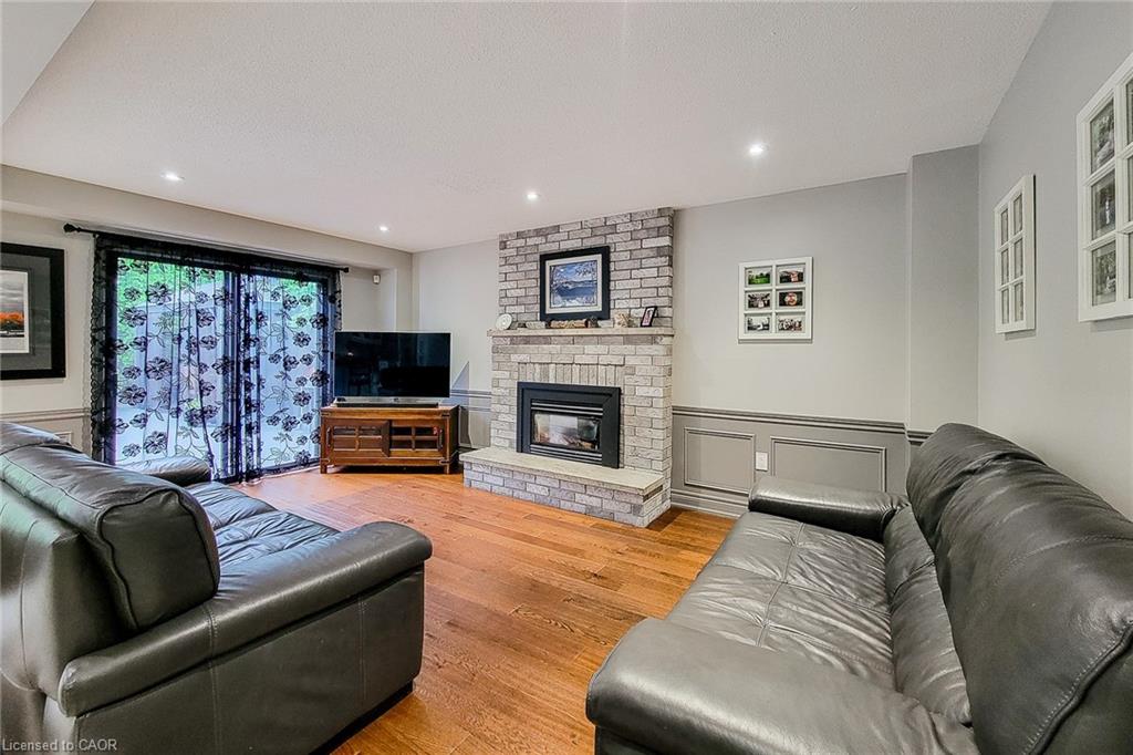 29 Woodside Square Property Photo 13