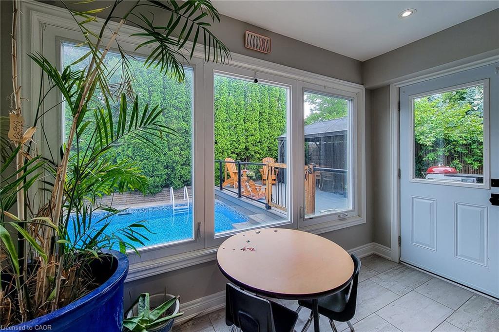 29 Woodside Square Property Photo 20