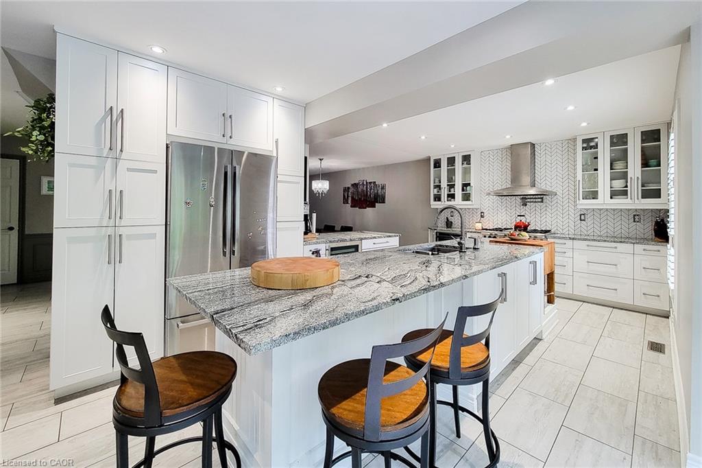 29 Woodside Square Property Photo 21