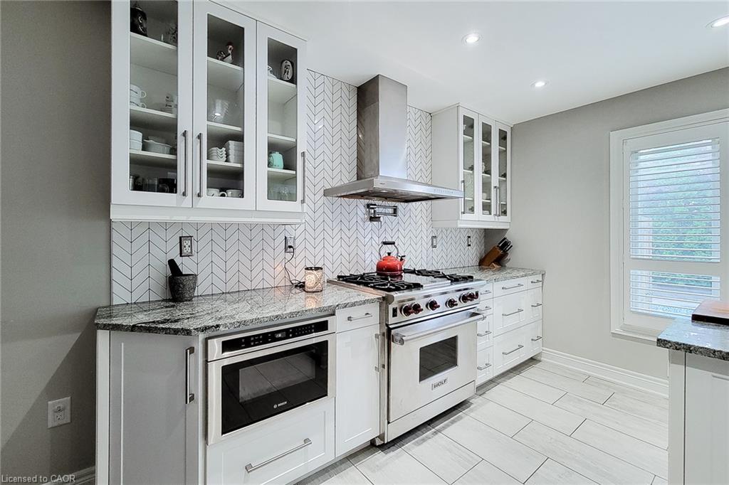 29 Woodside Square Property Photo 23