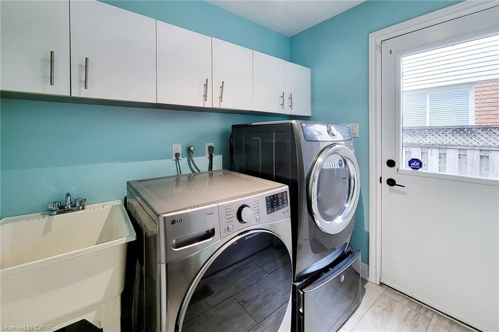 29 Woodside Square Property Photo 29