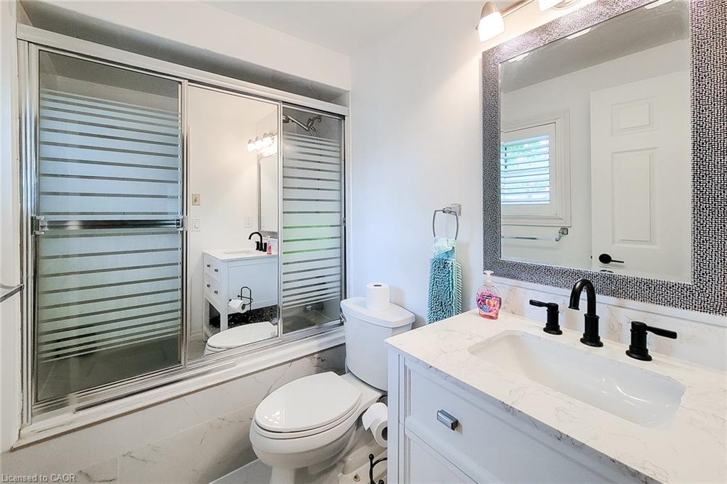 29 Woodside Square Property Photo 33