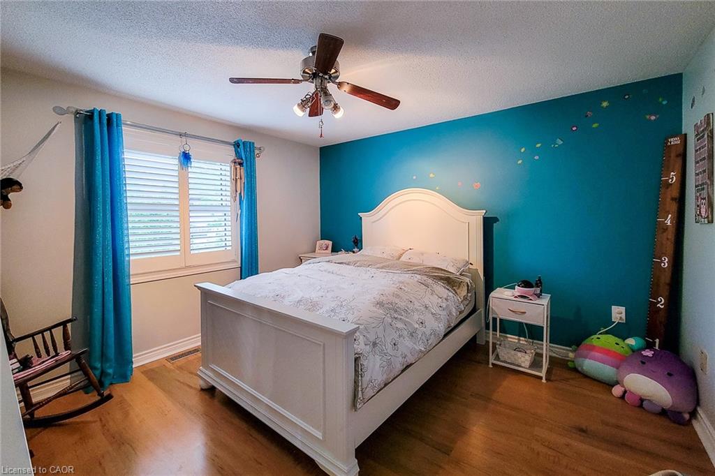 29 Woodside Square Property Photo 35