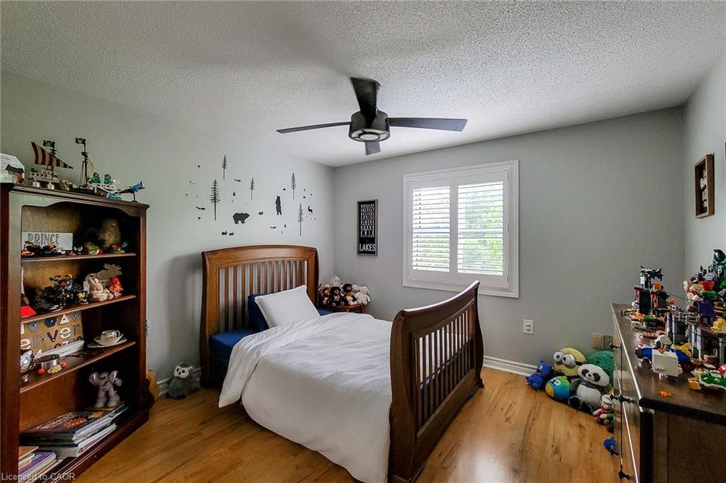 29 Woodside Square Property Photo 36