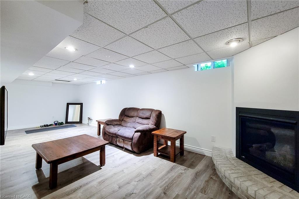 29 Woodside Square Property Photo 40