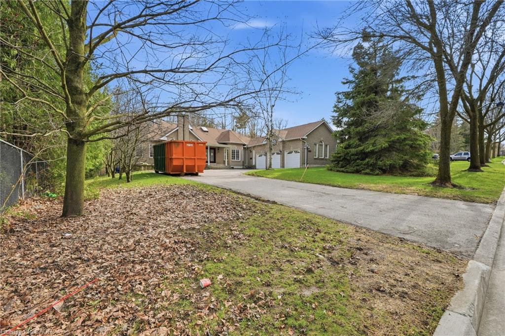 15 Treegrove Grove Property Photo 2