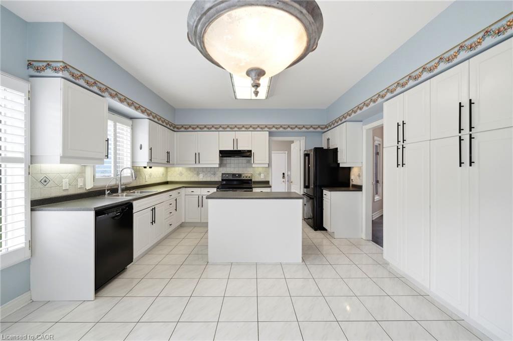 15 Treegrove Grove Property Photo 10