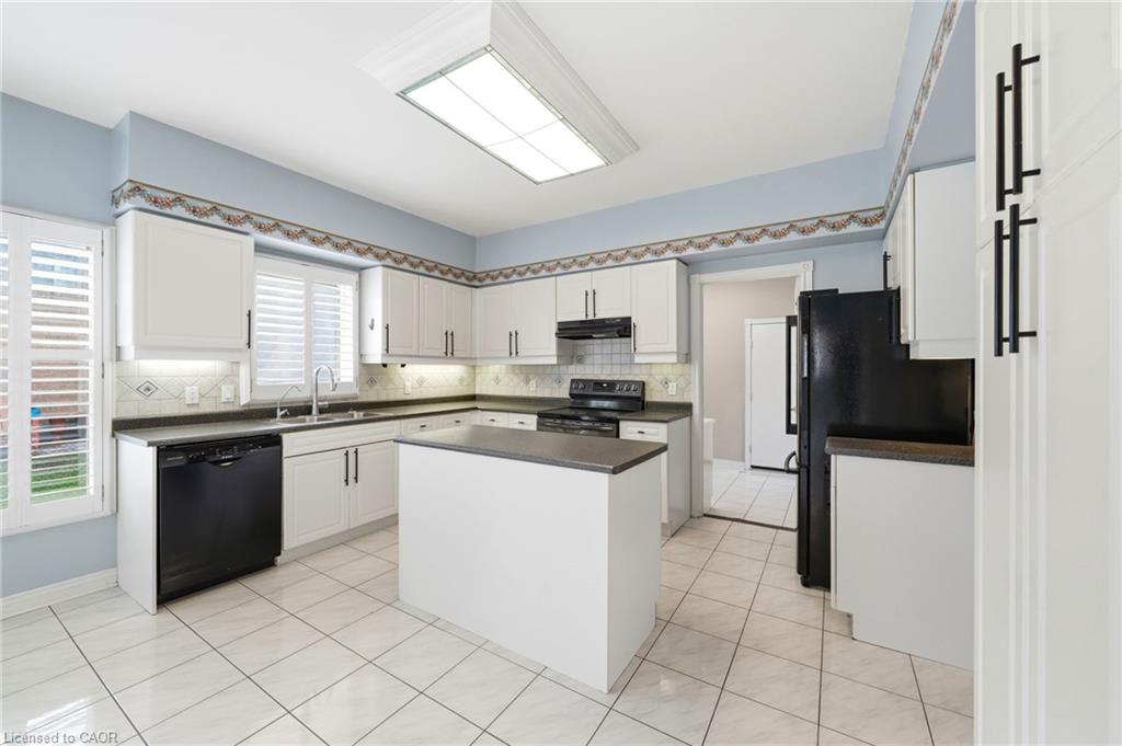 15 Treegrove Grove Property Photo 11