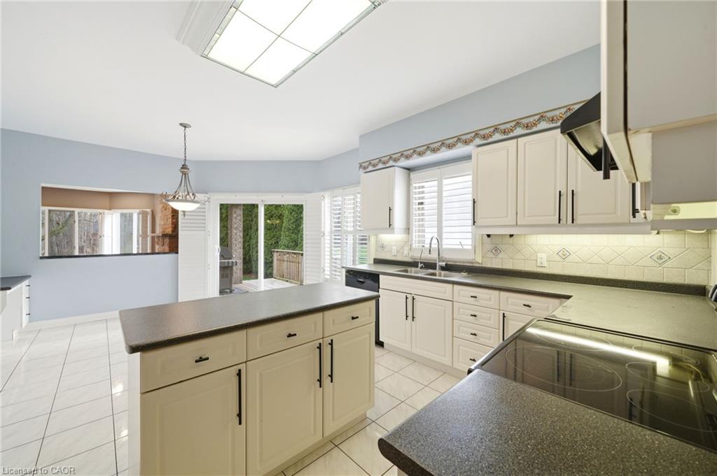 15 Treegrove Grove Property Photo 13