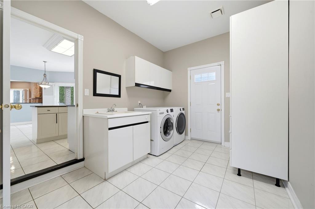 15 Treegrove Grove Property Photo 16