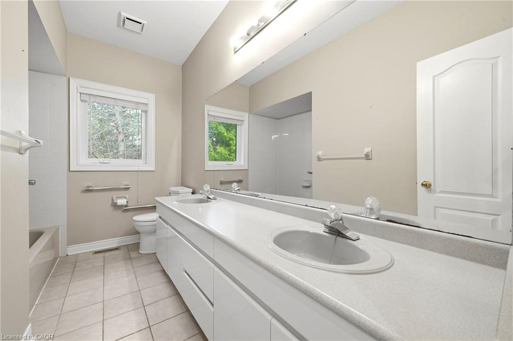 15 Treegrove Grove Property Photo 37