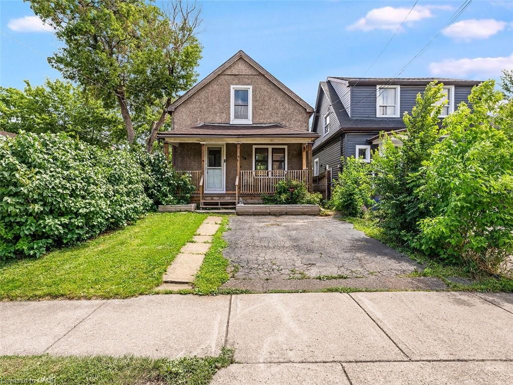52 Stapleton Avenue N Property Photo 1