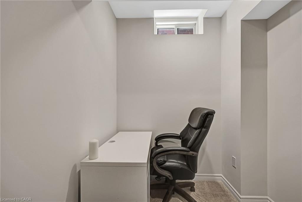 15 Douglas Kemp Crescent Property Photo 19