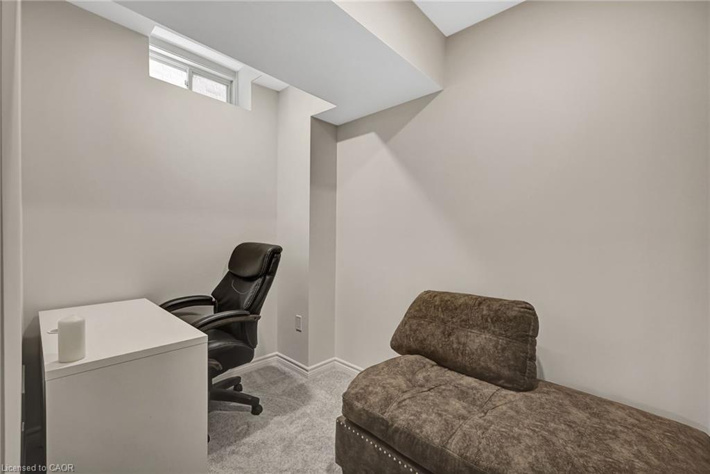 15 Douglas Kemp Crescent Property Photo 20