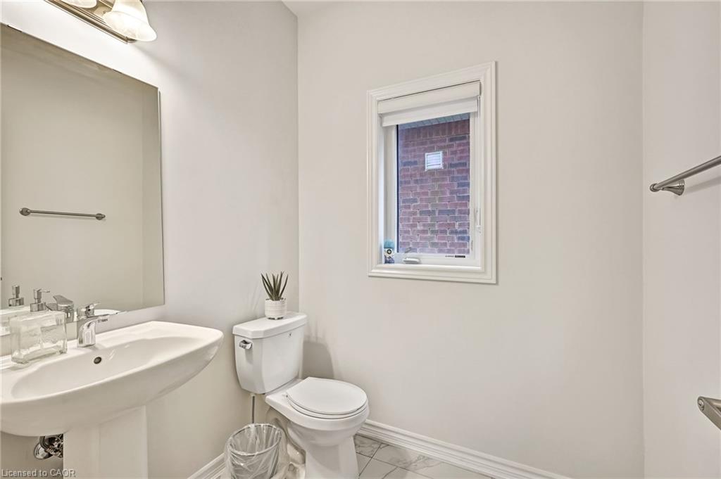 15 Douglas Kemp Crescent Property Photo 35