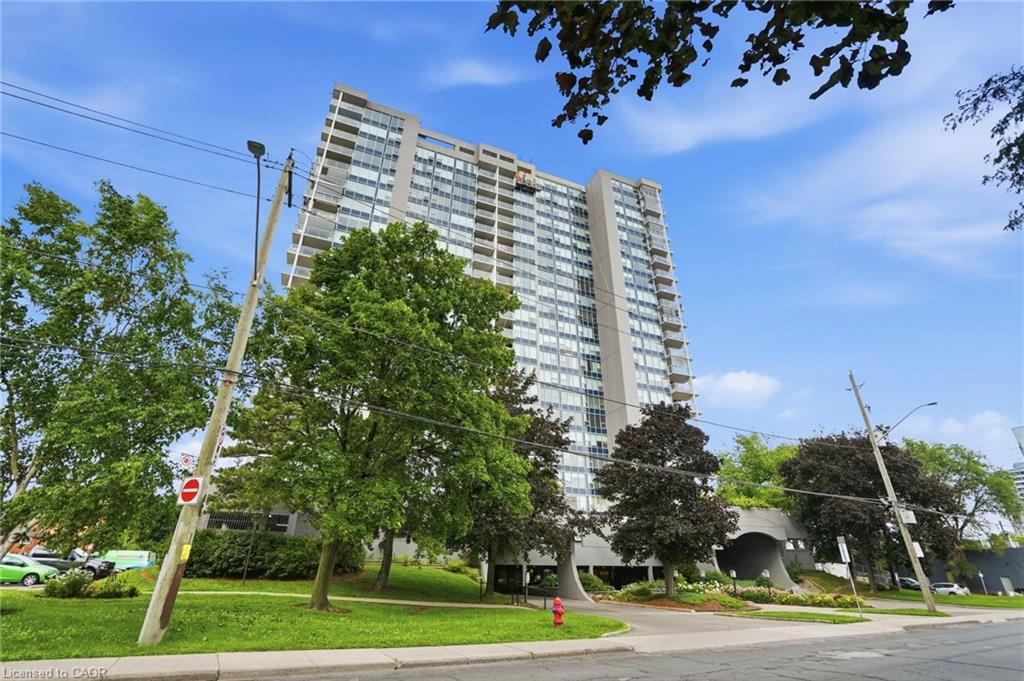 1702-75 Queen Street N Property Photo 4