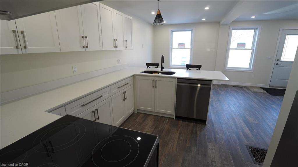 246 Forest Avenue Property Photo 4