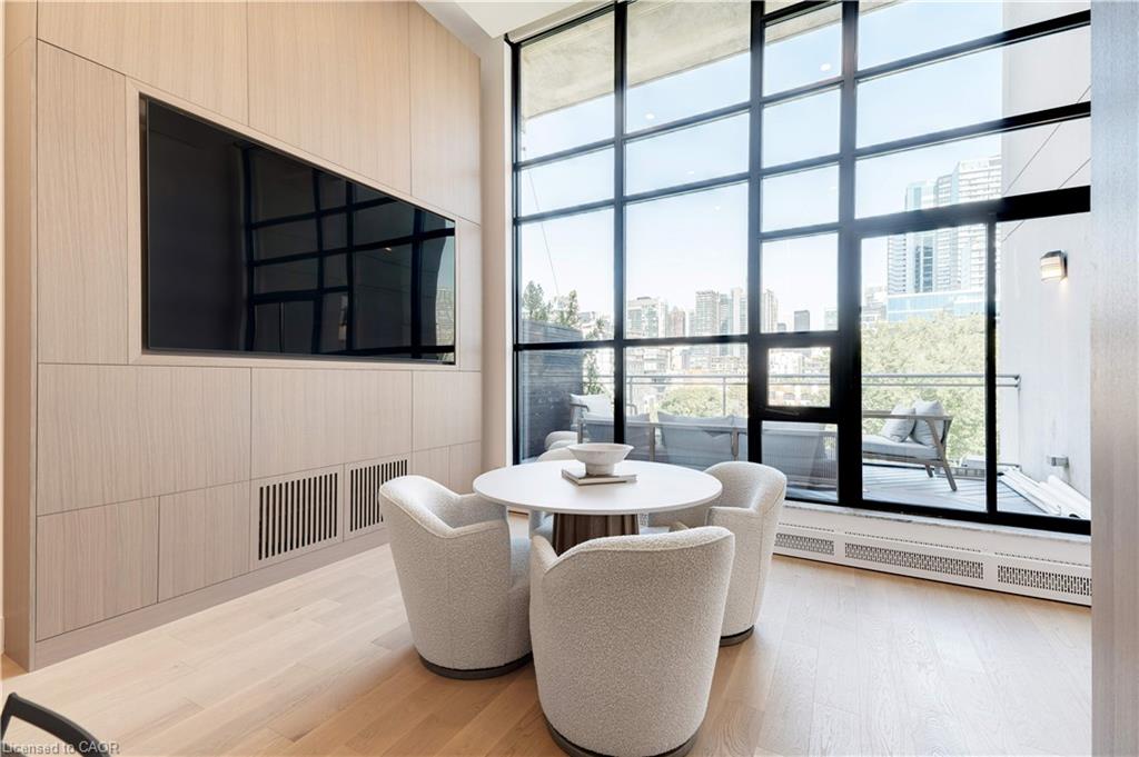 20 Niagara Street Property Photo 18