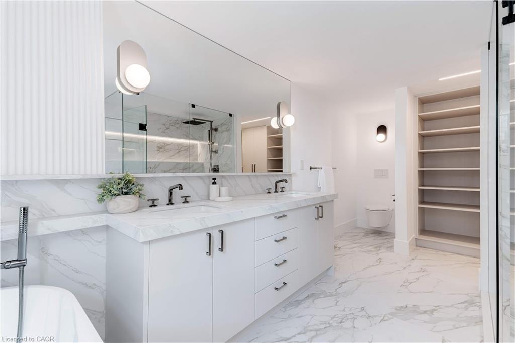 20 Niagara Street Property Photo 24