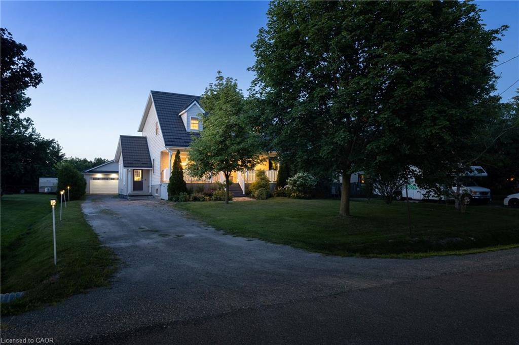 5276 Dickenson Road E Property Photo 3