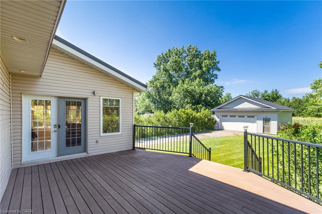 5276 Dickenson Road E Property Photo 10