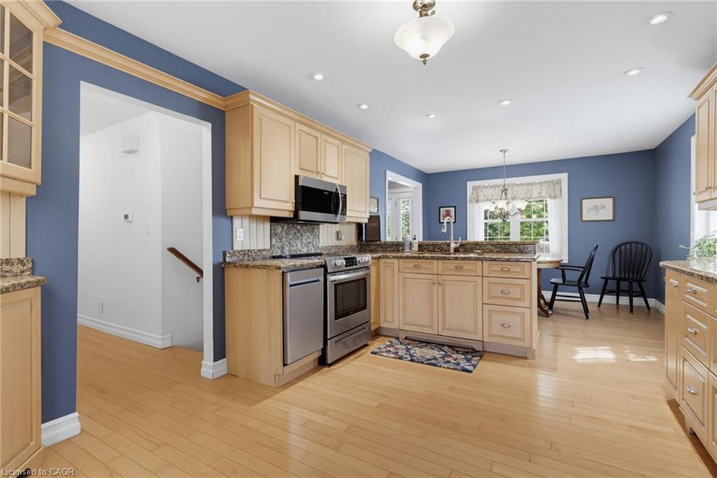 5276 Dickenson Road E Property Photo 15