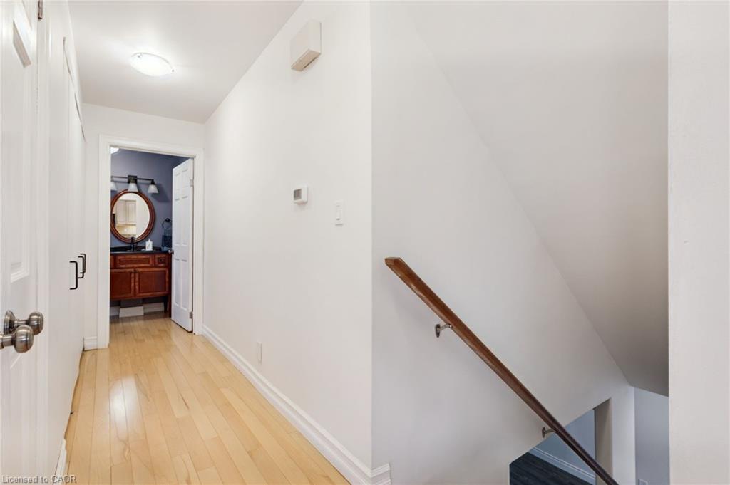 5276 Dickenson Road E Property Photo 16