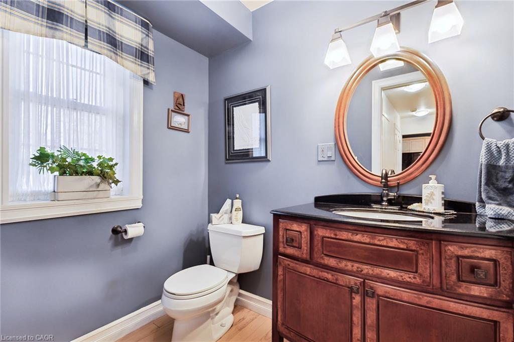 5276 Dickenson Road E Property Photo 17