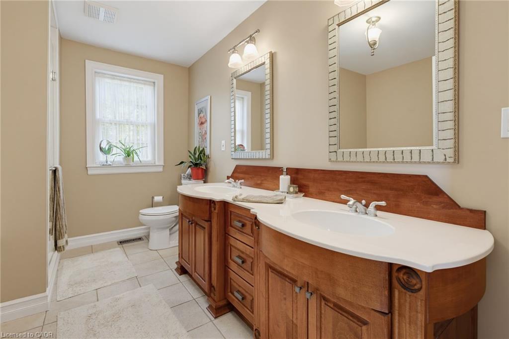 5276 Dickenson Road E Property Photo 30