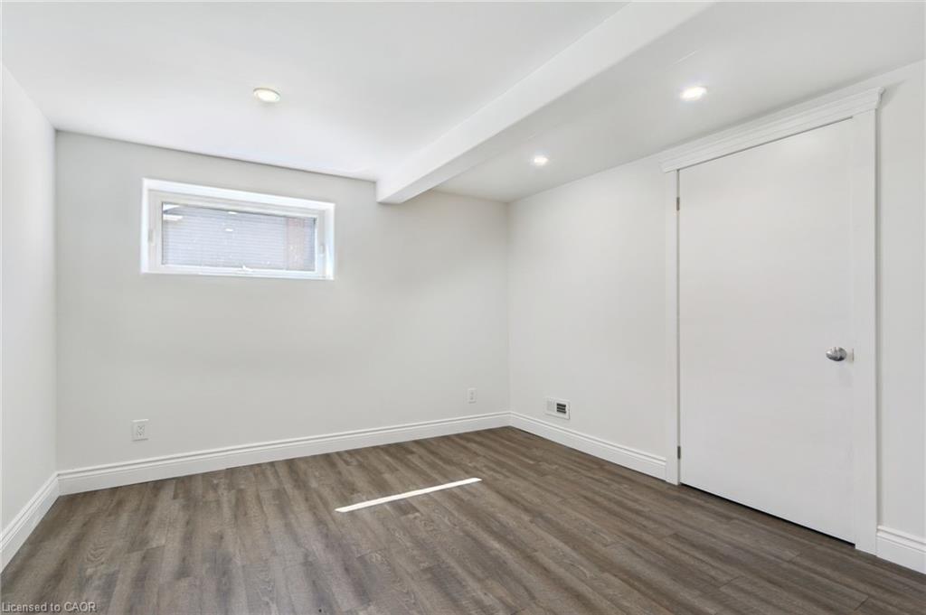 5276 Dickenson Road E Property Photo 35