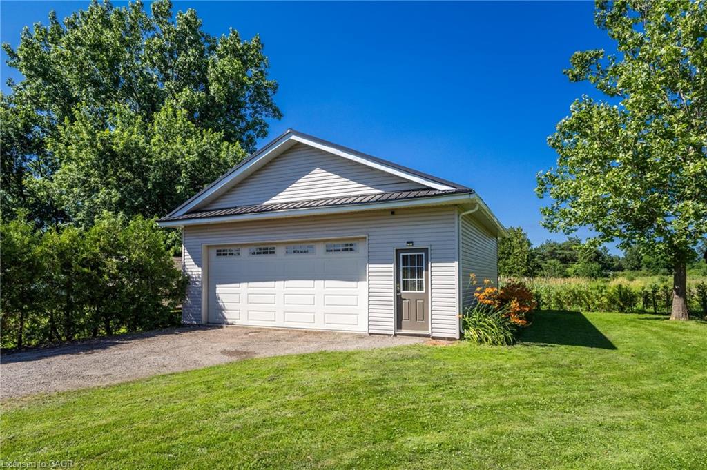 5276 Dickenson Road E Property Photo 41