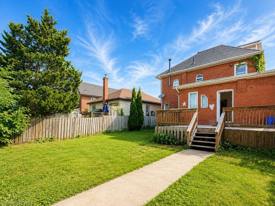 219 Erie Avenue Property Photo 4