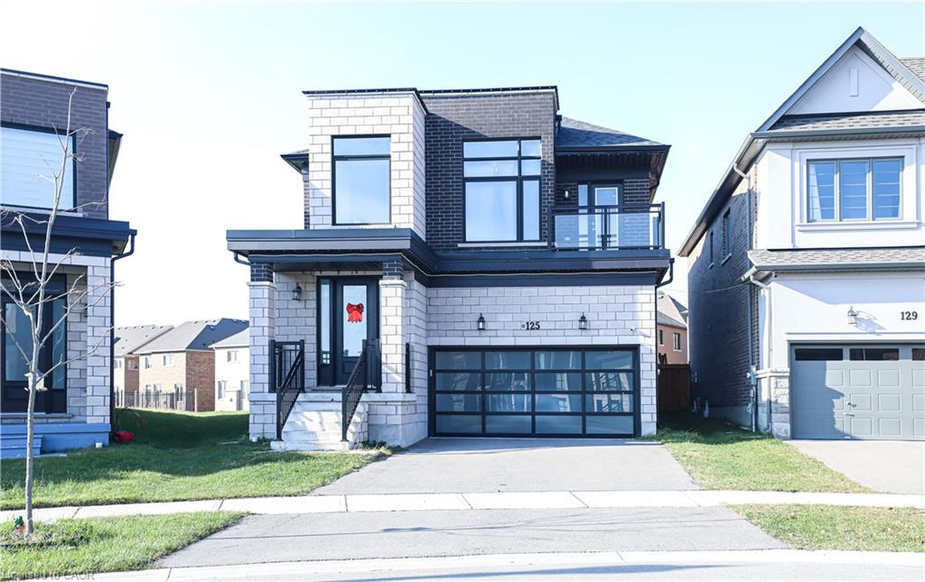 125 Silverwood Crescent Property Photo 1
