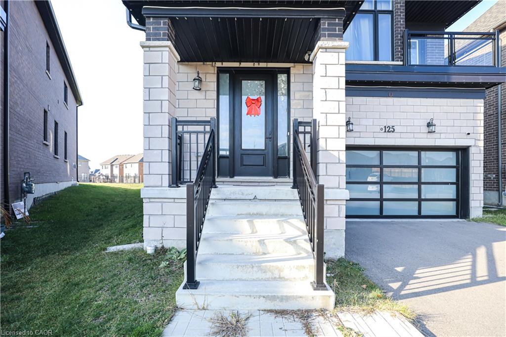 125 Silverwood Crescent Property Photo 3