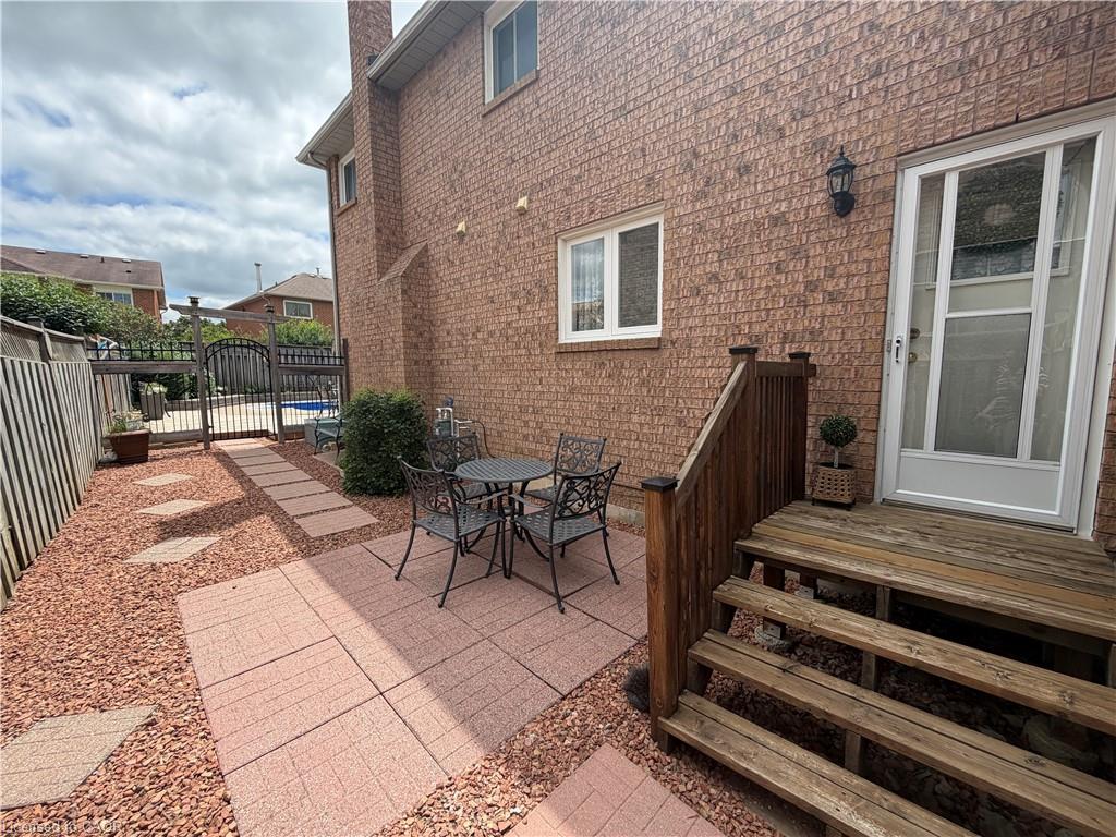 17 Eaton Street Property Photo 42