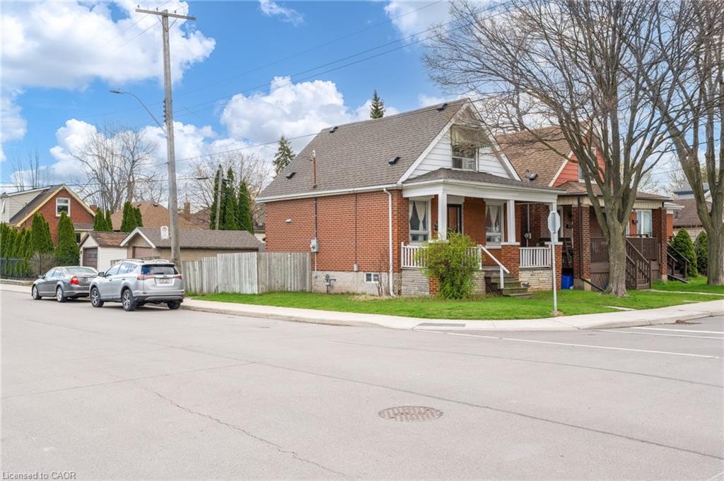 118 Cameron Avenue N Property Photo 1