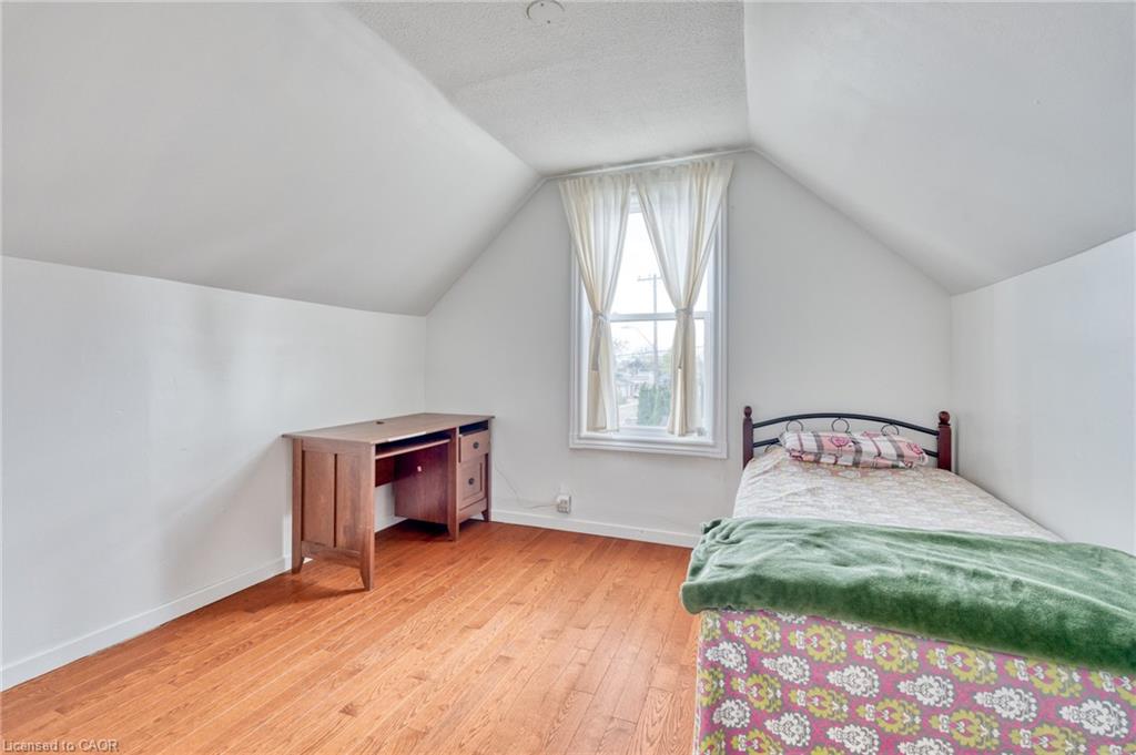 118 Cameron Avenue N Property Photo 21