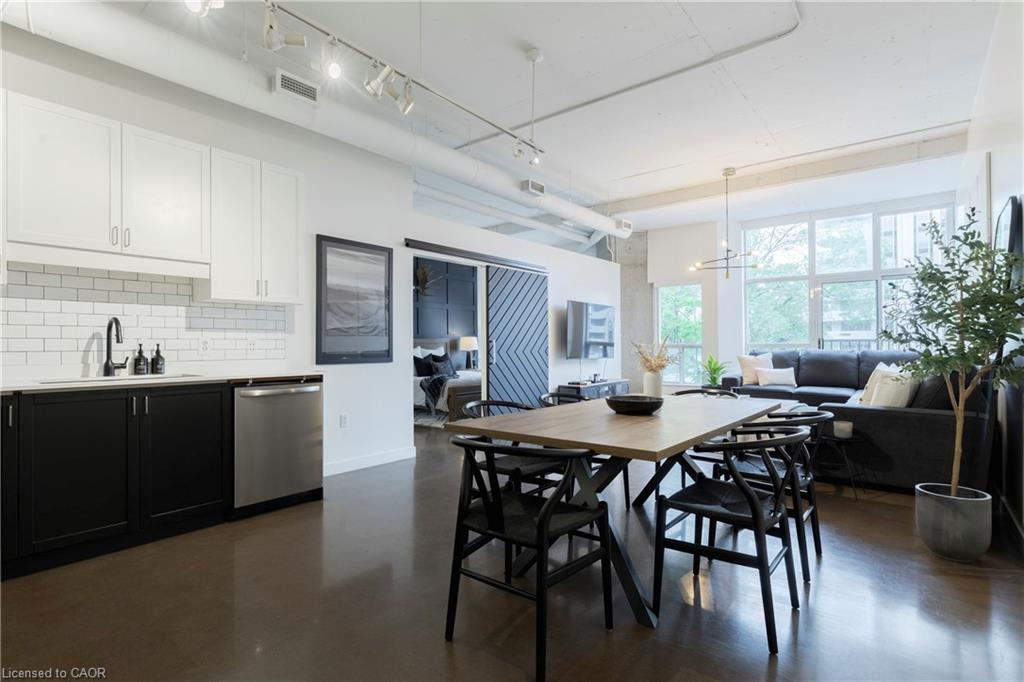 410-66 Bay Street Property Photo 6