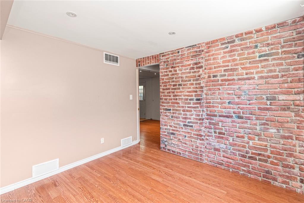 100 Mountain Avenue N Property Photo 29