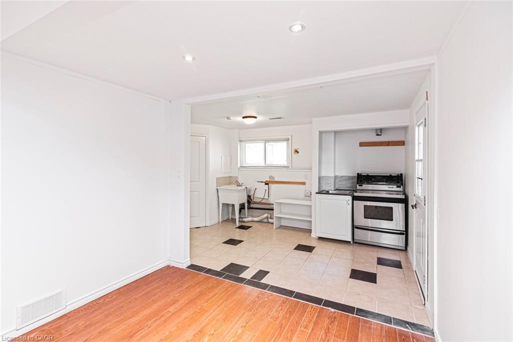 100 Mountain Avenue N Property Photo 35